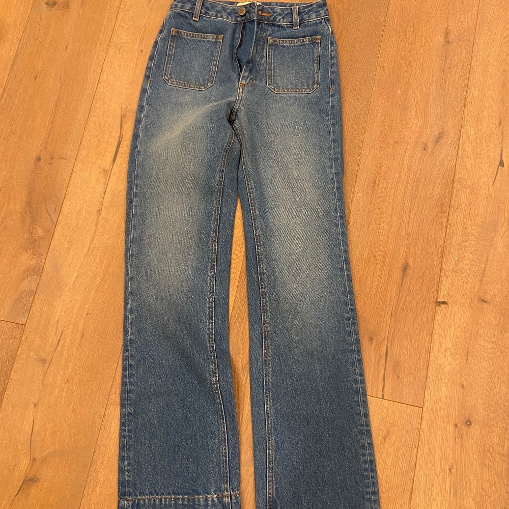 High waisted jeans with front pockets